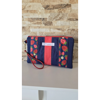 Clutch con estampado fresas